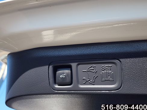 Used 2022 Ford Expedition Max Limited image 28