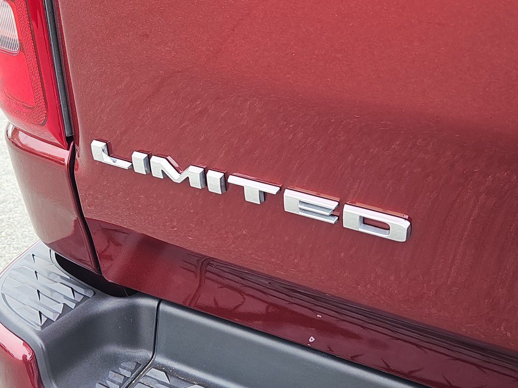 Used 2022 RAM 1500 Limited w/ Body-Colour Bumper Group AWD/4WD image 12