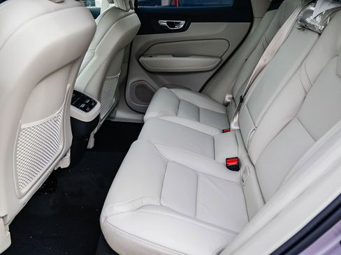 New 2026 Volvo XC60 B5 Ultra image 18