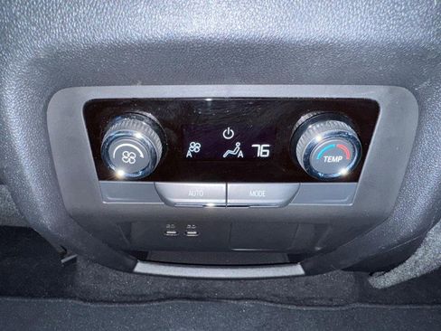 Certified 2025 Chevrolet Traverse LT image 12