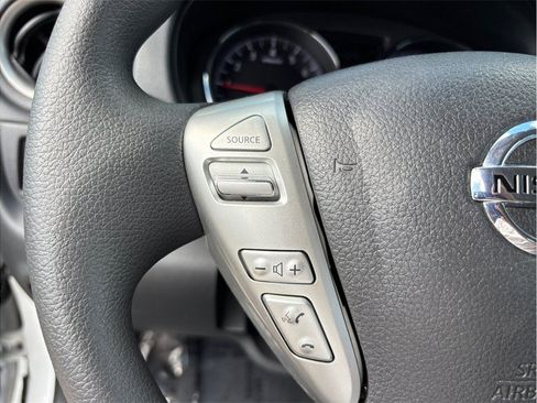 Used 2016 Nissan Versa SV FWD image 17