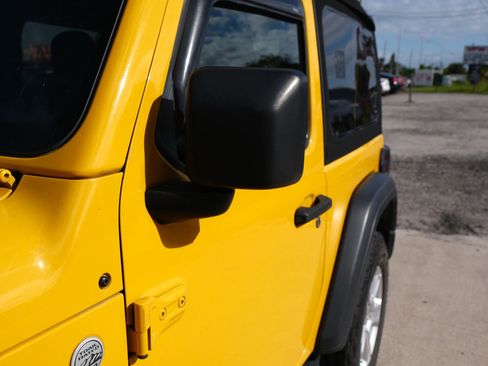 Used 2019 Jeep Wrangler Sport image 13