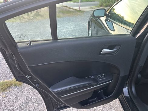 Used 2020 Dodge Charger SXT w/ Leather Interior Group RWD image 16