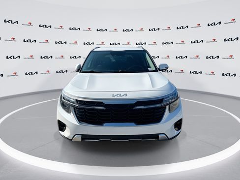 Used 2024 Kia Seltos EX FWD image 3