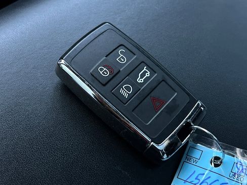 Used 2020 Land Rover Defender 110 X image 29