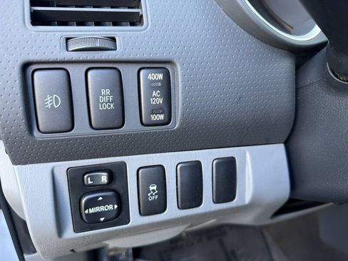 Used 2013 Toyota Tacoma PreRunner RWD image 17