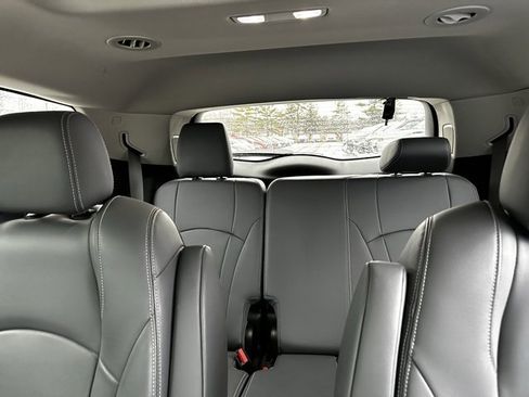 Used 2021 Buick Enclave Essence w/ Sound and Sites Package image 24