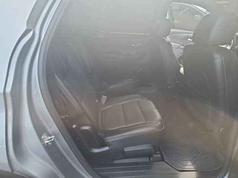 Used 2023 Chevrolet Traverse RS AWD/4WD image 33