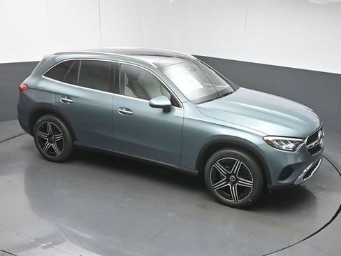 Used 2026 Mercedes-Benz GLC 300 image 42