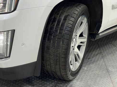 Used 2019 Cadillac Escalade Premium Luxury image 38