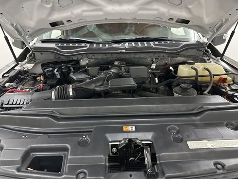 Used 2022 Ford F250 XL w/ Power Equipment Group image 5