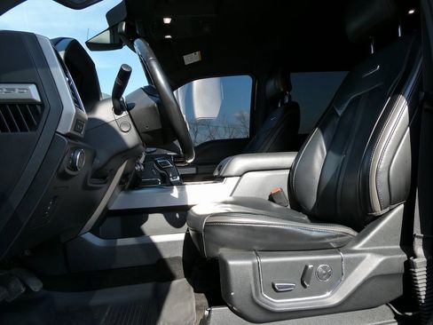 Used 2017 Ford F150 Platinum w/ Equipment Group 701A Luxury image 19