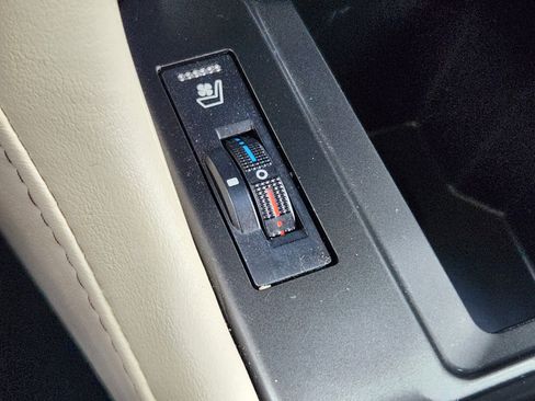 Used 2023 Lexus GX 460 Premium image 28