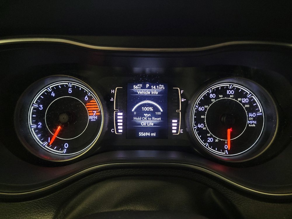 Used 2019 Jeep Cherokee Latitude Plus w/ Comfort/Convenience Group FWD image 23