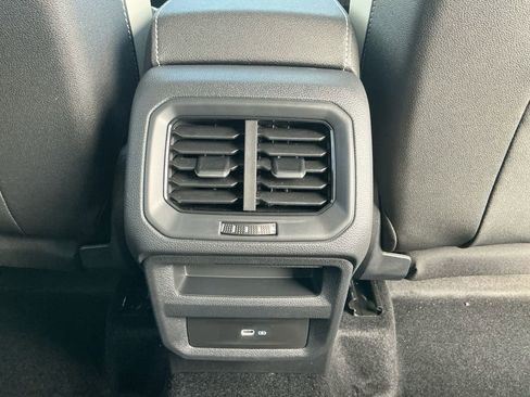 New 2025 Volkswagen Taos SE image 19