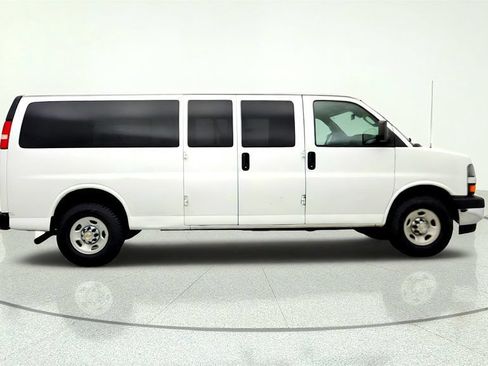 Used 2019 Chevrolet Express 3500 LT w/ LT Preferred Equipment Group RWD image 4