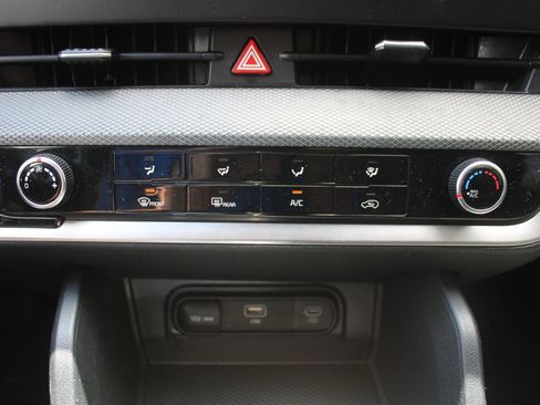 Certified 2024 Kia Sportage LX AWD/4WD image 36