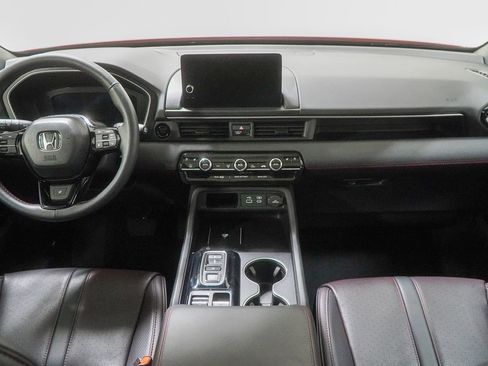 Used 2025 Honda Pilot Black Edition image 28