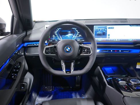 New 2026 BMW i5 eDrive40 w/ M Sport Package image 11