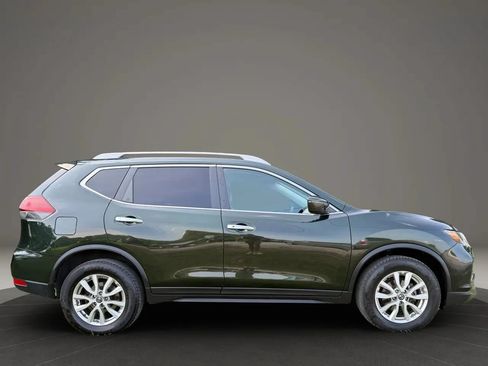 Used 2018 Nissan Rogue SV AWD/4WD image 6