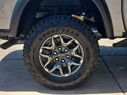 New 2026 Chevrolet Colorado ZR2 w/ Technology Package AWD/4WD image 38