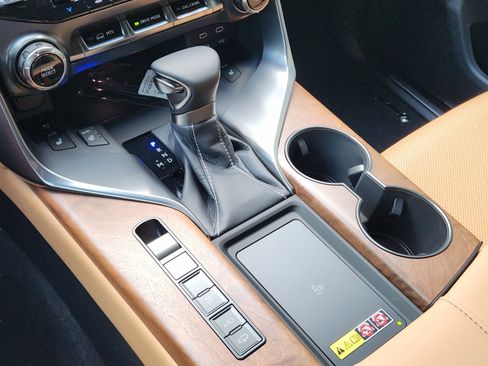 New 2026 Lexus LX 600 4WD w/ Premium Package image 12