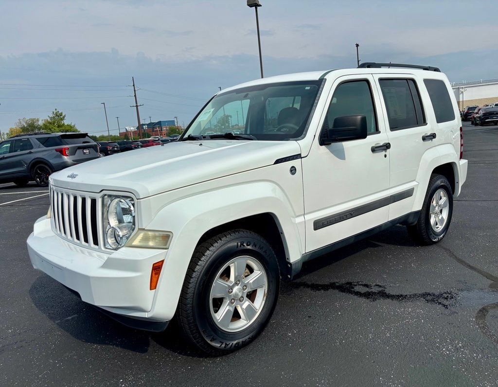 Used 2011 Jeep Liberty Sport w/ Popular Equipment Group AWD/4WD image 3