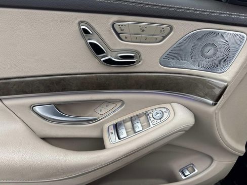 Used 2014 Mercedes-Benz S 550 Sedan image 19