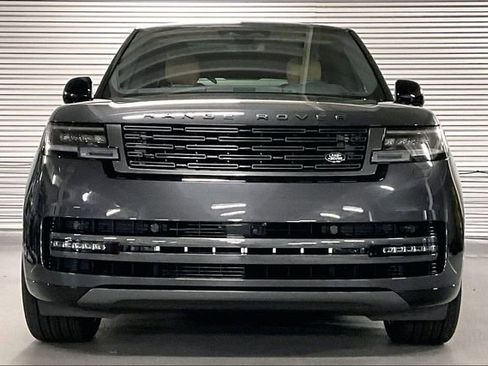 New 2026 Land Rover Range Rover SE image 2