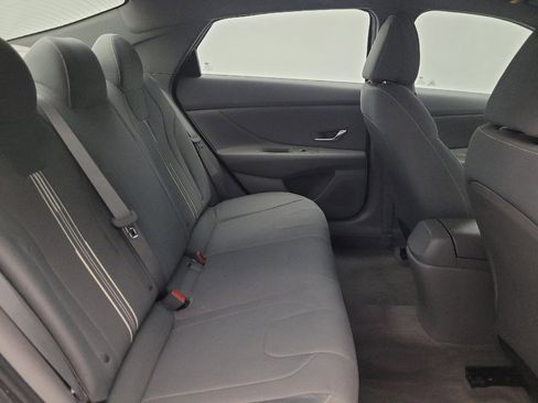 Used 2022 Hyundai Elantra SEL image 19