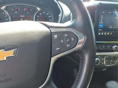 Used 2021 Chevrolet Traverse LT image 16