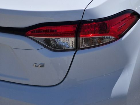 Certified 2025 Toyota Corolla LE FWD image 21
