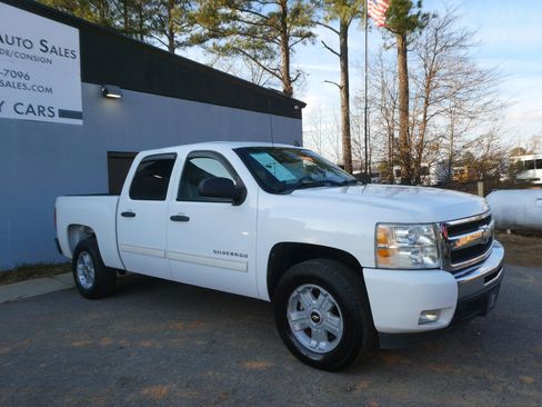 Used 2010 Chevrolet Silverado 1500 LT w/ Power Pack Plus image 3