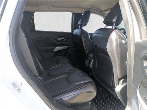 Used 2017 Jeep Cherokee Trailhawk image 20