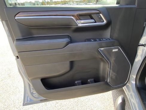 Used 2024 Chevrolet Silverado 1500 LT Trail Boss w/ Convenience Package II image 9