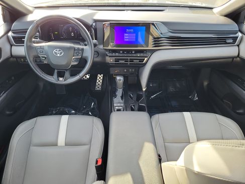 Certified 2025 Toyota Camry SE image 9