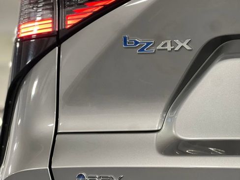Certified 2025 Toyota bZ4X FWD image 10