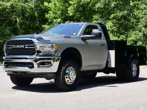 Used 2023 RAM 3500 SLT w/ Quick Order Package 2YG SLT AWD/4WD image 6
