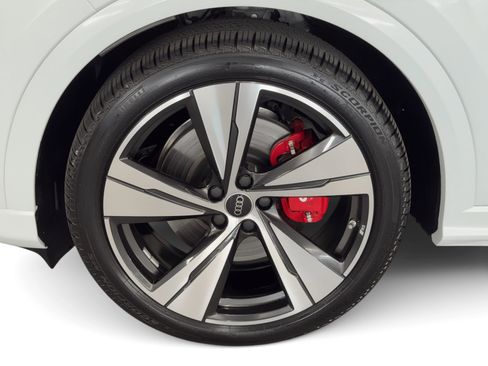 New 2025 Audi SQ5 Prestige image 12