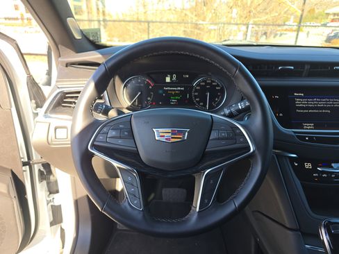 Used 2025 Cadillac XT5 Premium Luxury image 22
