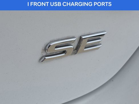 Used 2016 Toyota Camry SE image 12