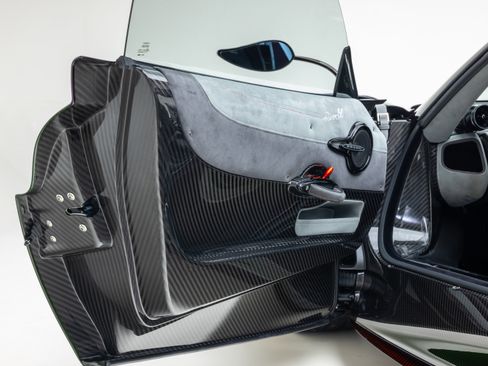 Used 2020 Pagani Huayra image 33