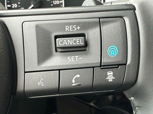 New 2025 Nissan Pathfinder SV w/ Black Appearance Package image 33