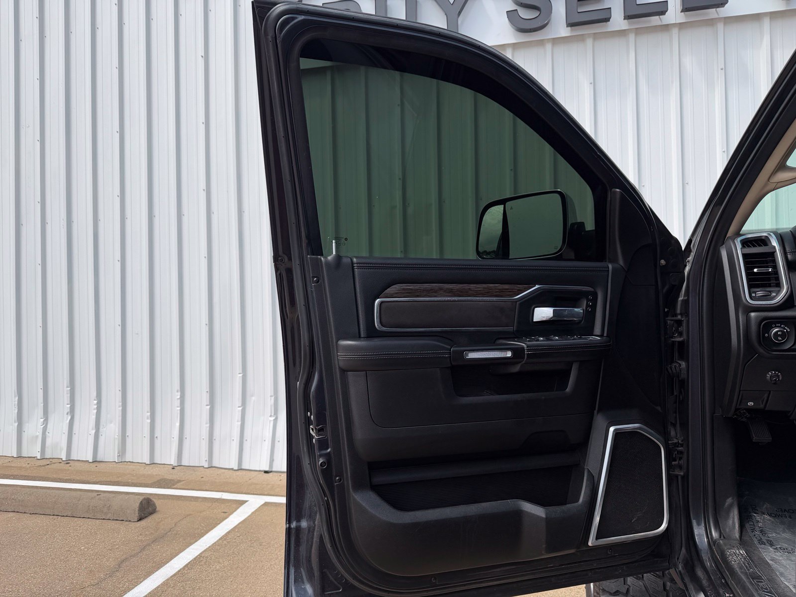 Used 2019 RAM 2500 Laramie AWD/4WD image 20