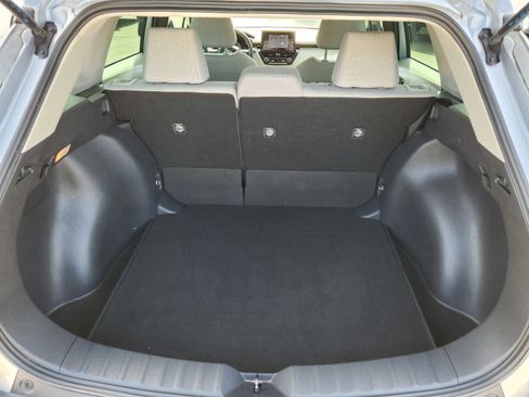 Certified 2022 Toyota Corolla Cross L image 9