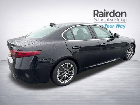 Used 2019 Alfa Romeo Giulia w/ Cold Weather Package RWD image 7