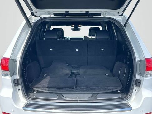 Used 2017 Jeep Grand Cherokee Overland AWD/4WD image 19
