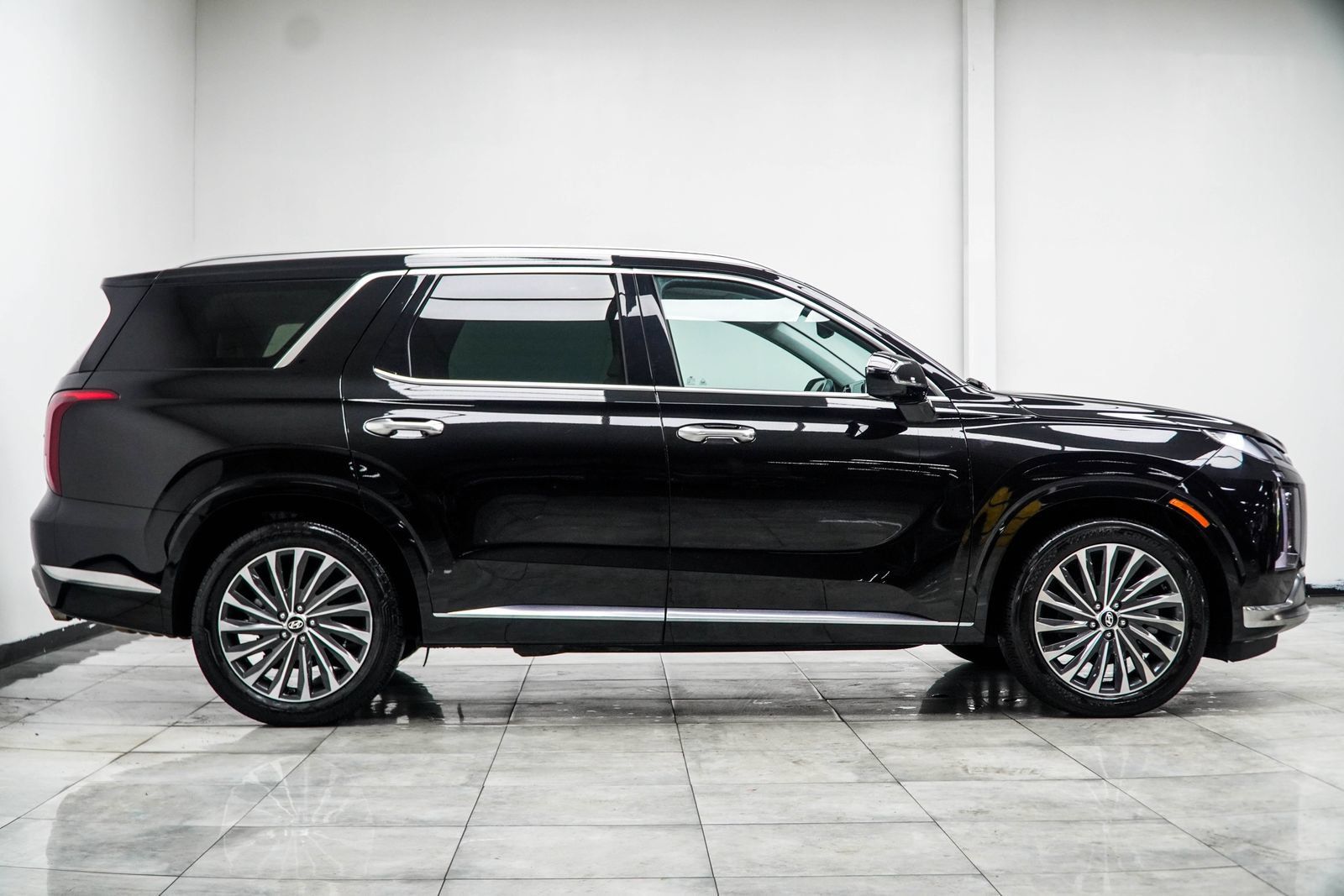 Used 2025 Hyundai Palisade Calligraphy AWD/4WD image 8