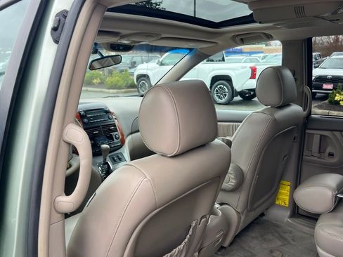 Used 2008 Toyota Sienna XLE image 16