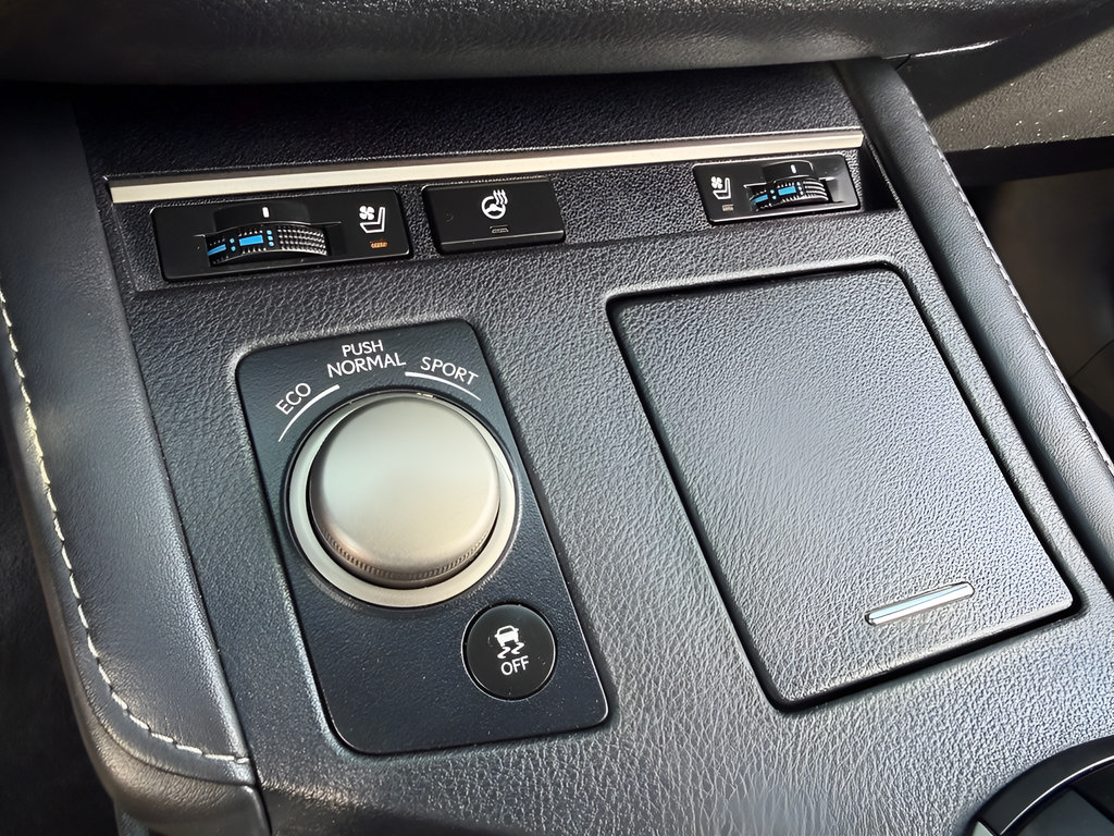 Used 2016 Lexus ES 350 w/ Navigation System Package FWD image 48